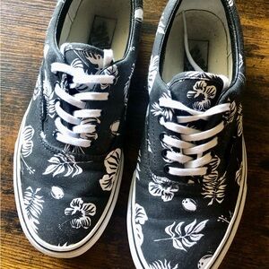 RARE VANS Era vault sample, men’s size 9y